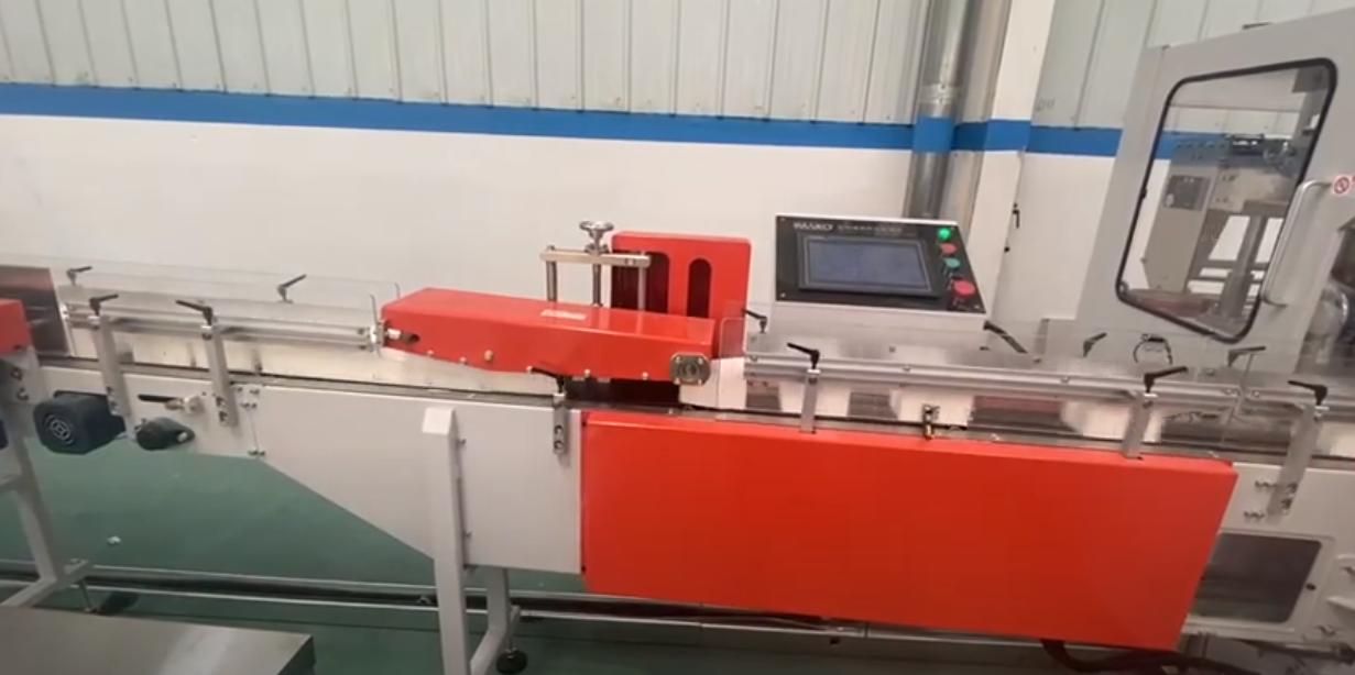 facial tissue converting machine Processing By 3D Shrink Film in Packing Machine Video