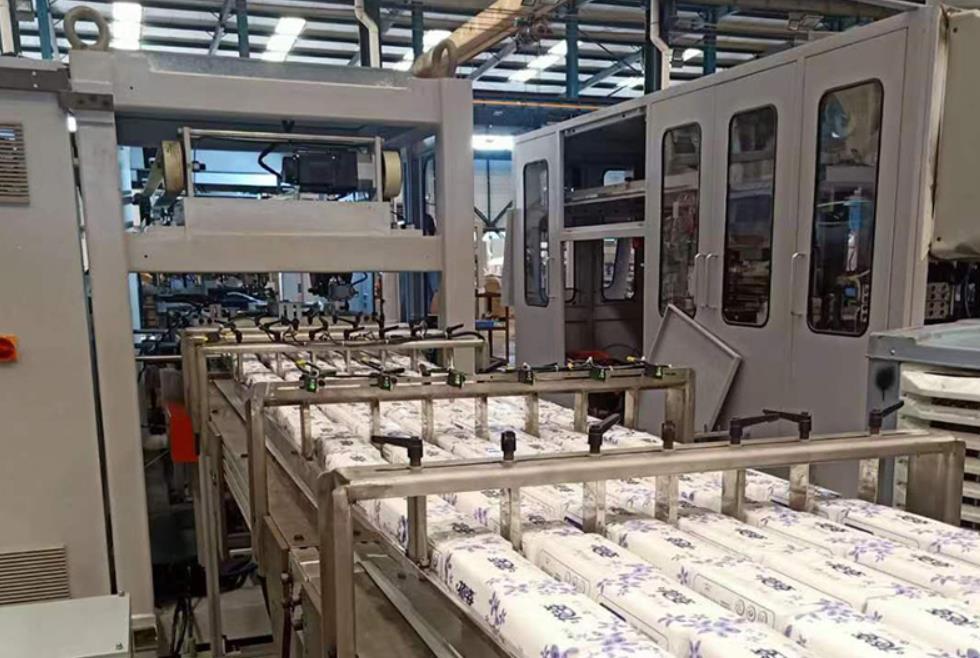 TP-T15N Napkin Tissue Paper Packing Machine In Thailand